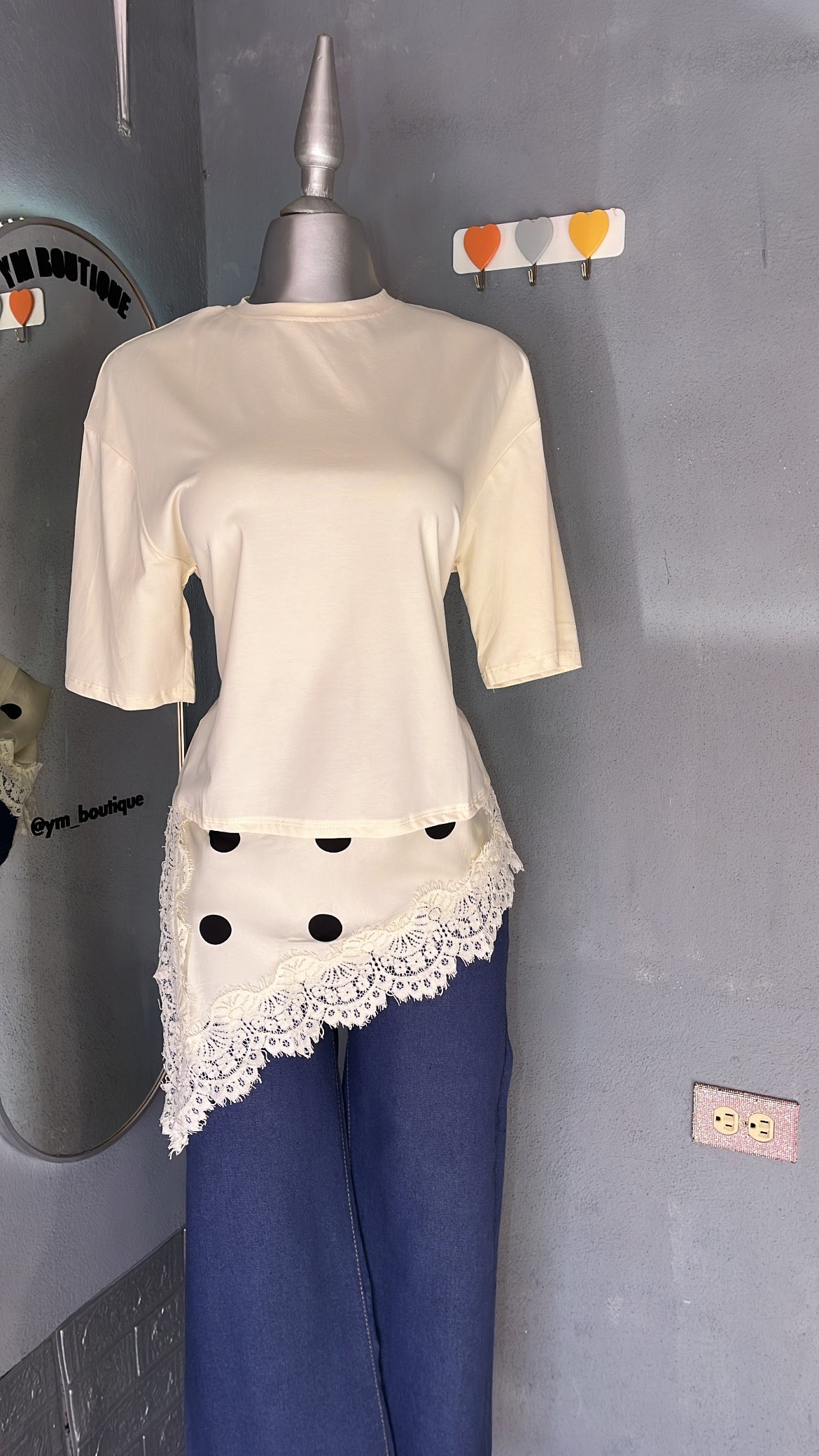 oversize polka dots y encaje